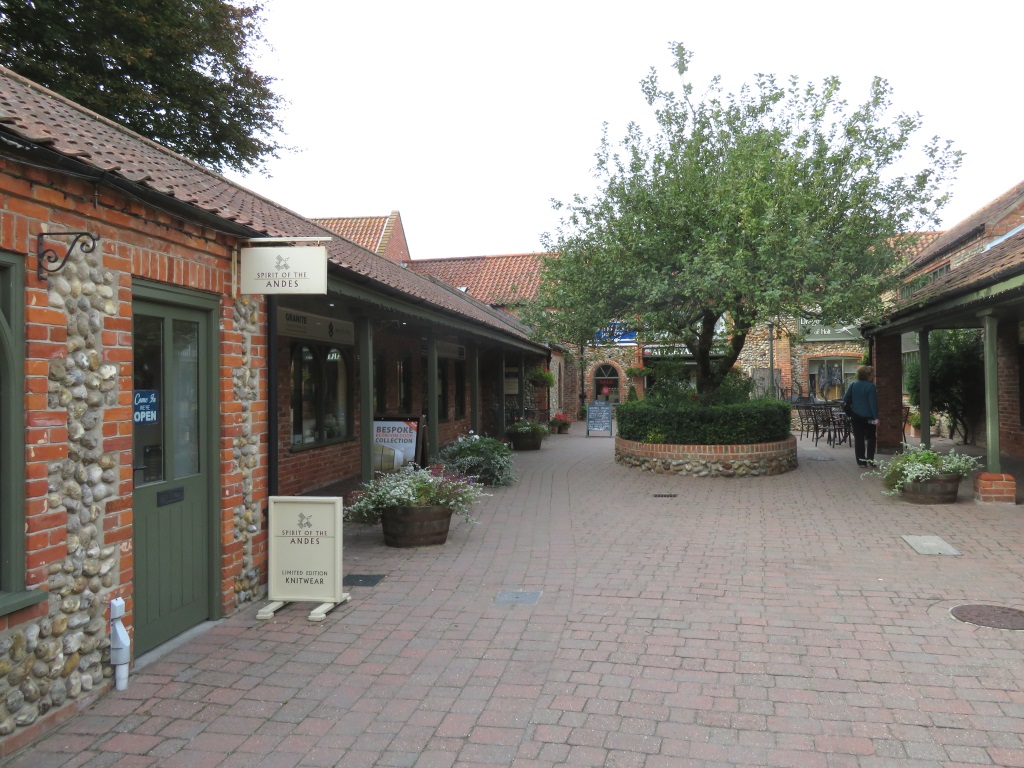 Holt - Appleyard Shopping